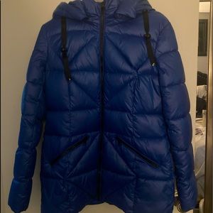Kendall and Kylie blue coat